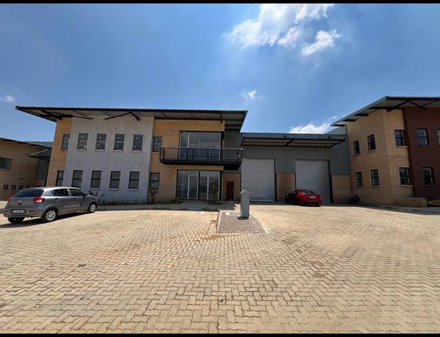 2,317M² WAREHOUSE FOR SALE IN MULDERSDRIFT